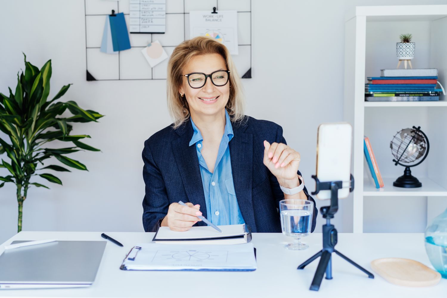 Wie Sie in 8 Schritten einen profitablen Online-Kurs erstellen und verkaufen