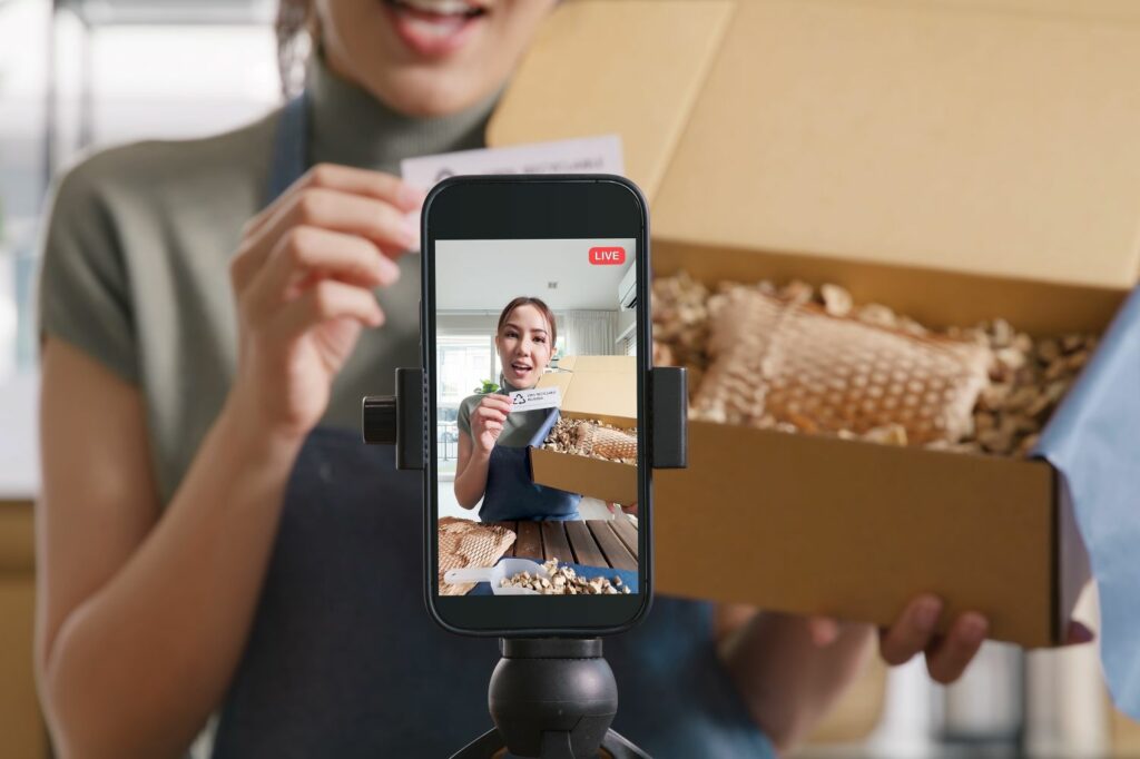 Social Media: Live Shopping